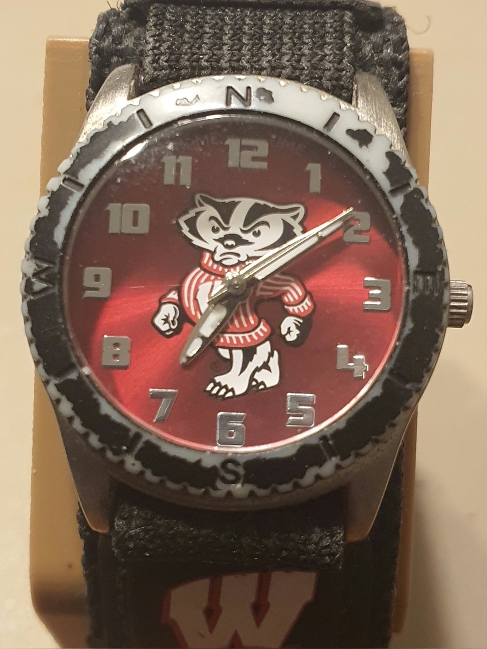 🦋10/$20🦋 Wisconsin Badgers Rookie Series Red Black Nylon Women's Watch